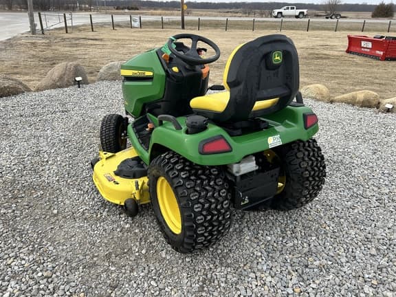Image of John Deere X580 equipment image 2