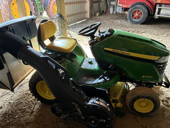 Image of John Deere X580 equipment image 3