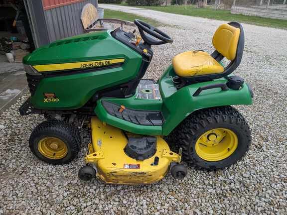 2016 John Deere X580 Equipment Image0