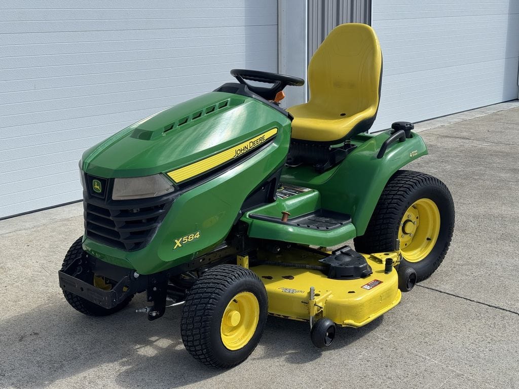 2016 John Deere X584 Equipment Image0