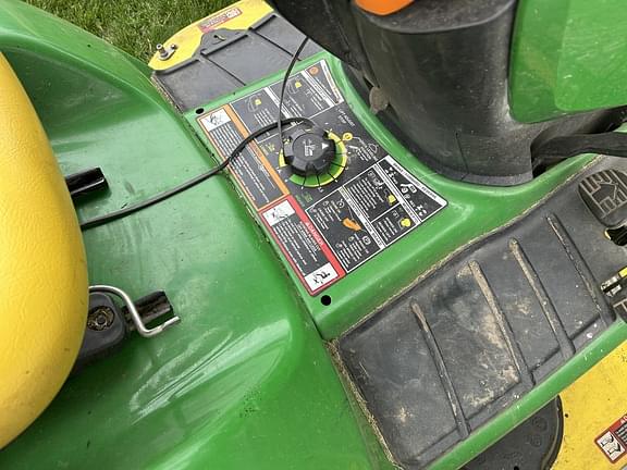 Image of John Deere X584 equipment image 3