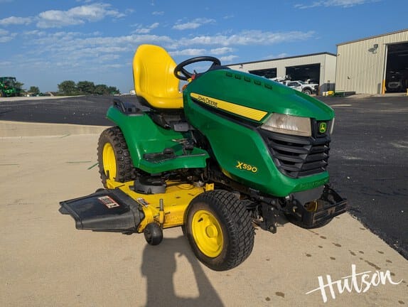 2016 John Deere X590 Equipment Image0