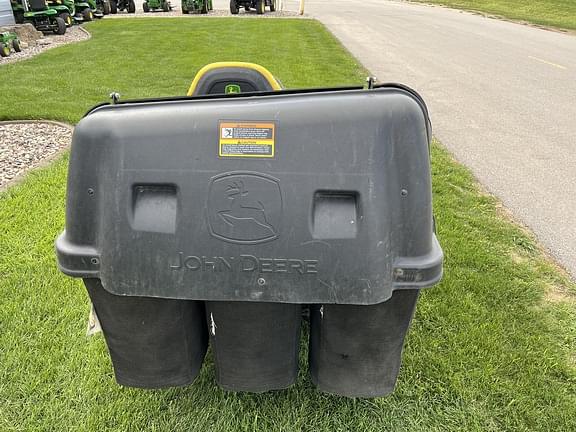 Image of John Deere X590 equipment image 3