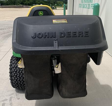 Image of John Deere X590 equipment image 3