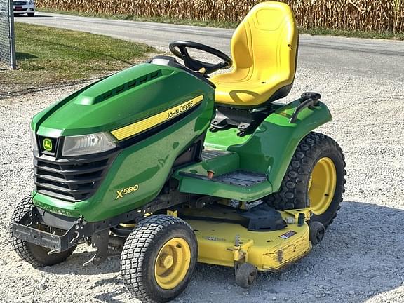 Image of John Deere X590 equipment image 2