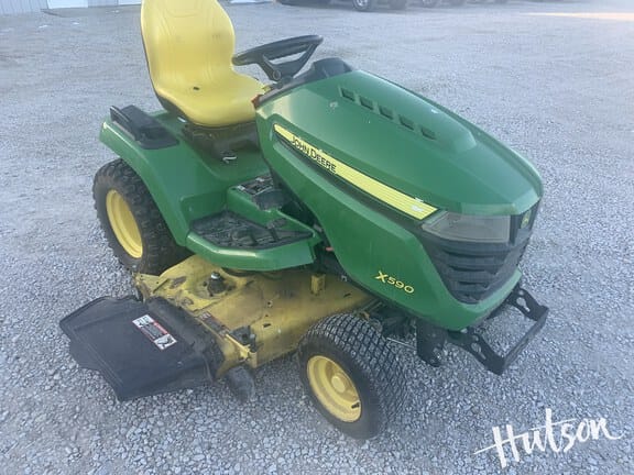 2016 John Deere X590 Equipment Image0