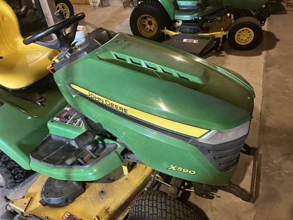 Image of John Deere X590 equipment image 3
