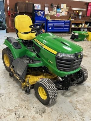 2016 John Deere X710 Image