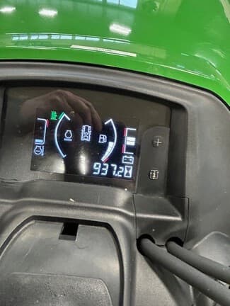 Image of John Deere X710 equipment image 4