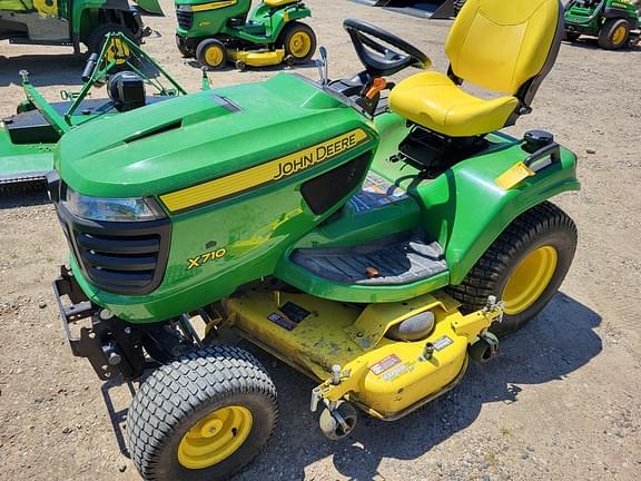 Image of John Deere X710 equipment image 1