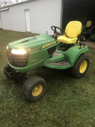Image of John Deere X710 equipment image 1