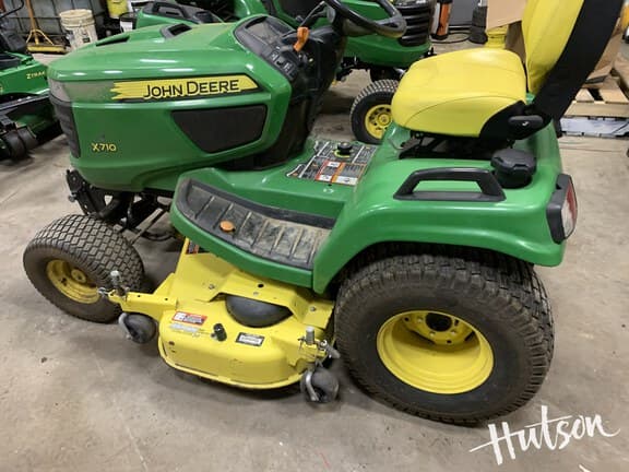 Image of John Deere X710 equipment image 4