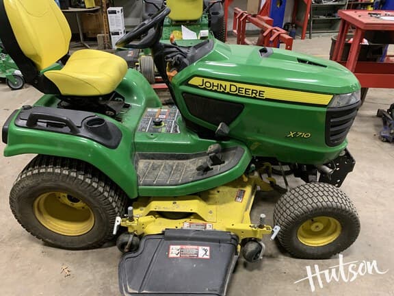 Image of John Deere X710 equipment image 1