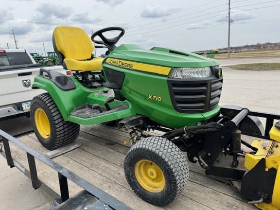 Main image John Deere X710