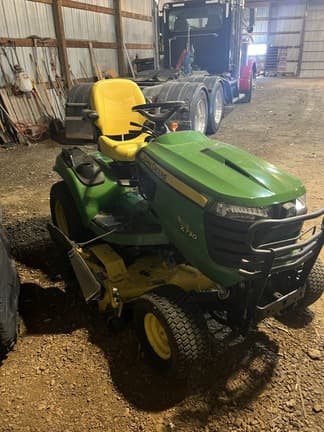 Image of John Deere X730 equipment image 3