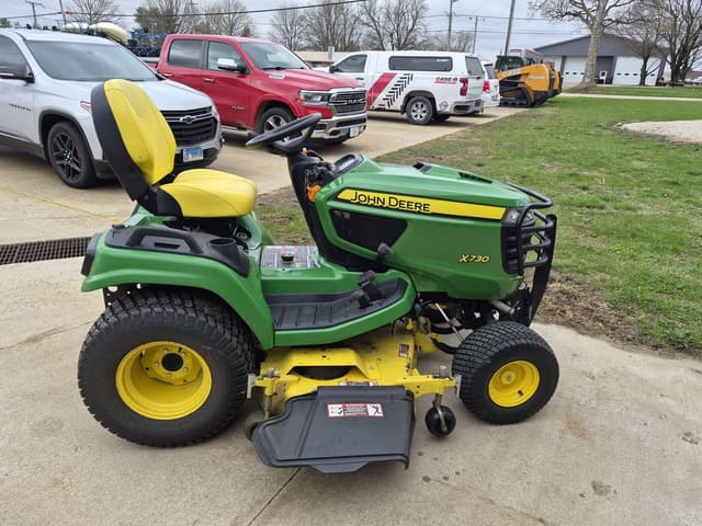 Image of John Deere X730 equipment image 1