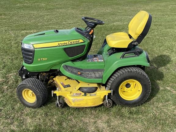 Image of John Deere X730 equipment image 1