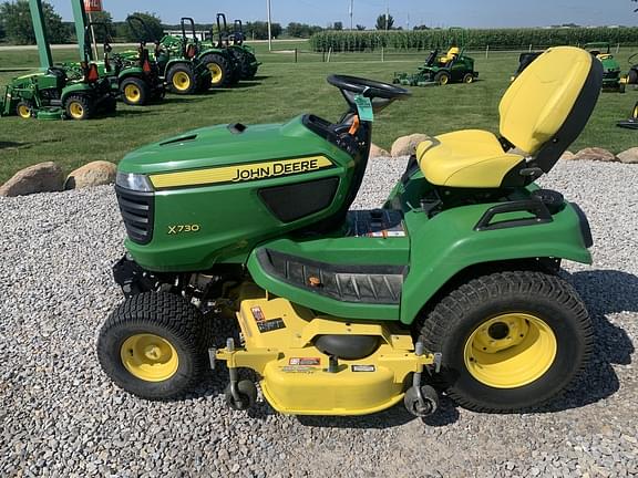 Image of John Deere X730 equipment image 1