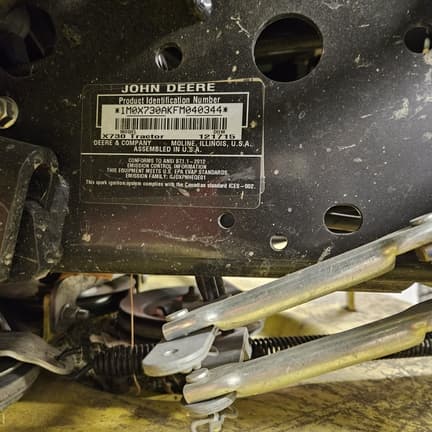 Image of John Deere X730 equipment image 4