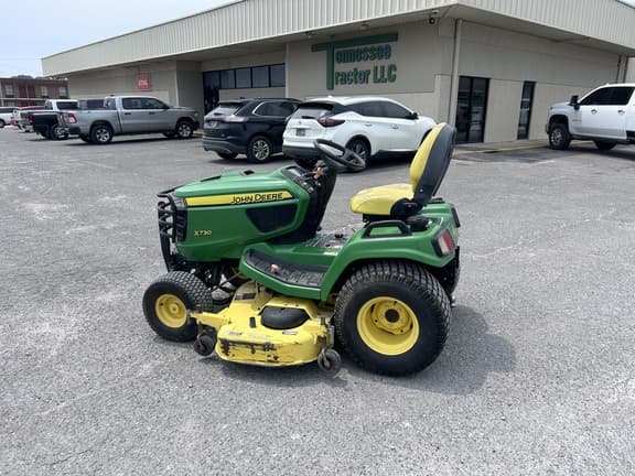 Image of John Deere X730 equipment image 2