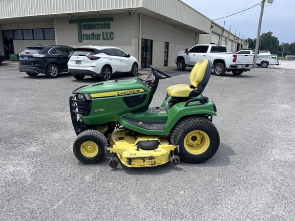 Image of John Deere X730 equipment image 1
