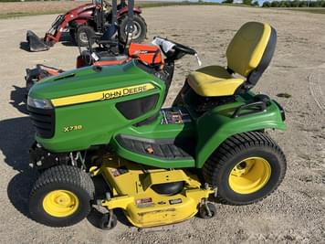 Main image John Deere X738