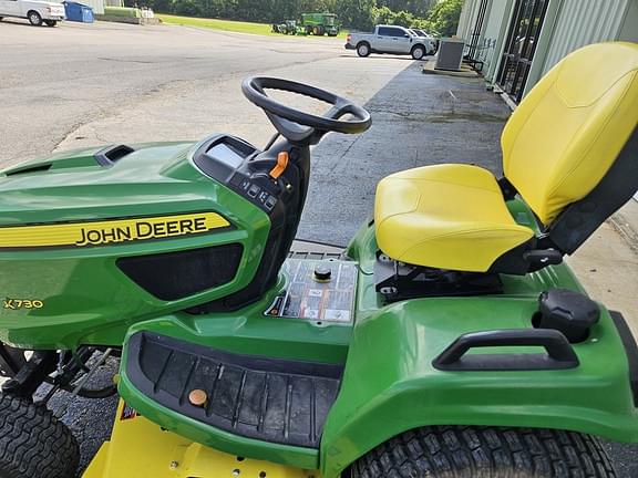 Image of John Deere X730 equipment image 1