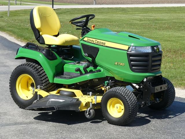 Image of John Deere X730 equipment image 2