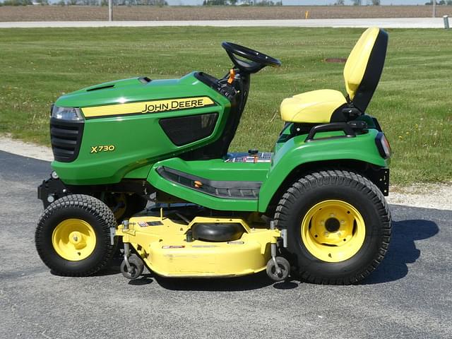 Image of John Deere X730 equipment image 1