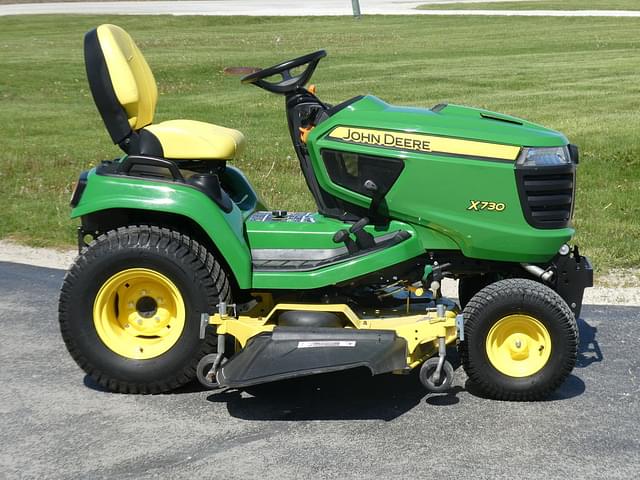 Image of John Deere X730 equipment image 3