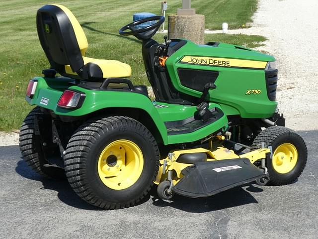 Image of John Deere X730 equipment image 4