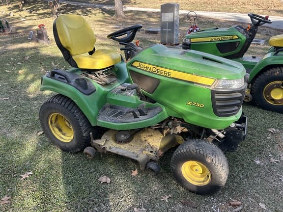 Image of John Deere X730 equipment image 4