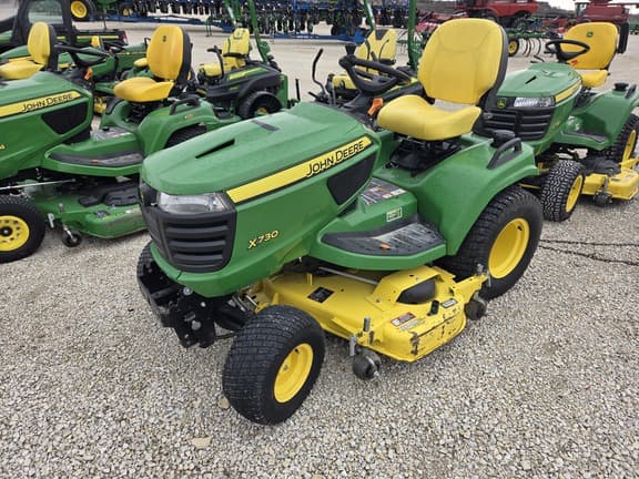 Image of John Deere X730 equipment image 4