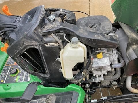 Image of John Deere X730 equipment image 2