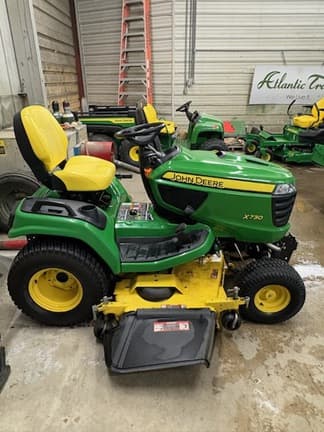 Image of John Deere X730 equipment image 2
