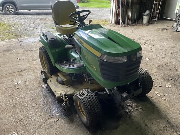 Image of John Deere X730 equipment image 3