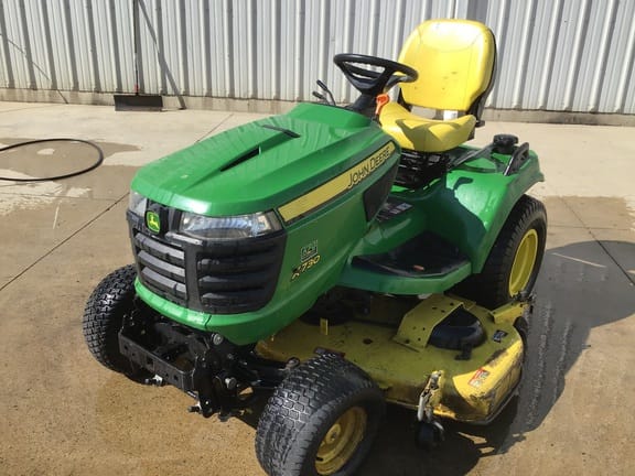 2016 John Deere X730 Equipment Image0
