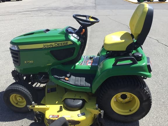 Image of John Deere X730 equipment image 3