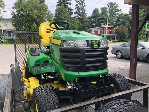 Image of John Deere X730 equipment image 1