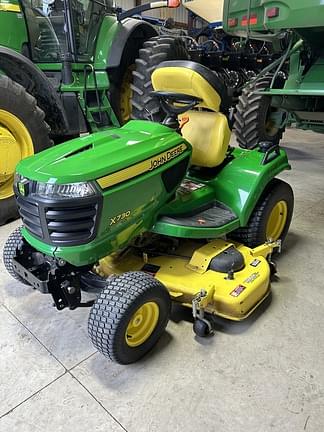 Image of John Deere X730 equipment image 1