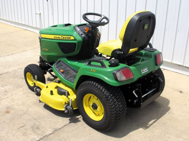 Image of John Deere X734 equipment image 4
