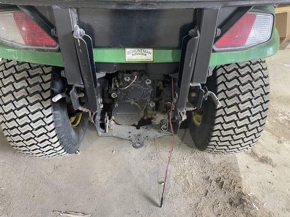 Image of John Deere X734 equipment image 4