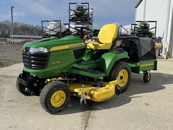 Image of John Deere X734 equipment image 2