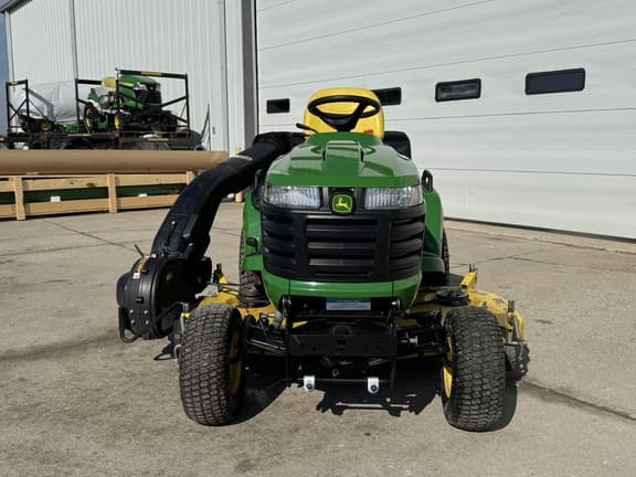 Image of John Deere X734 equipment image 1