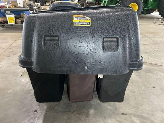 Image of John Deere X734 equipment image 3