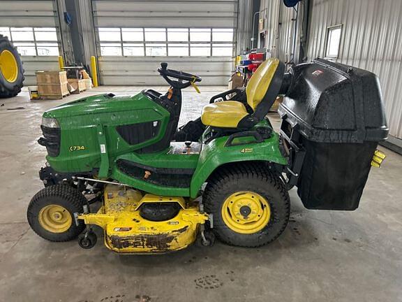 Image of John Deere X734 equipment image 1