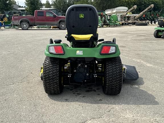 Image of John Deere X734 equipment image 3