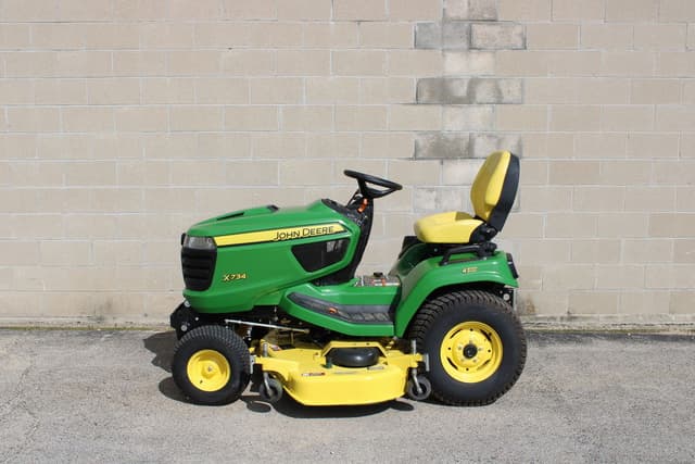 Image of John Deere X734 equipment image 3