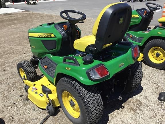 Image of John Deere X734 equipment image 3