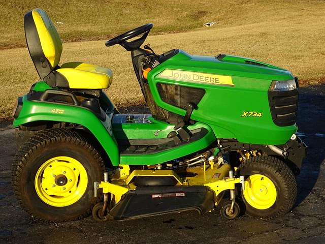 Image of John Deere X734 equipment image 2